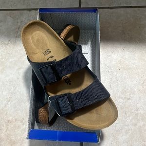 New Birkenstock Arizona Size 40 Midnight